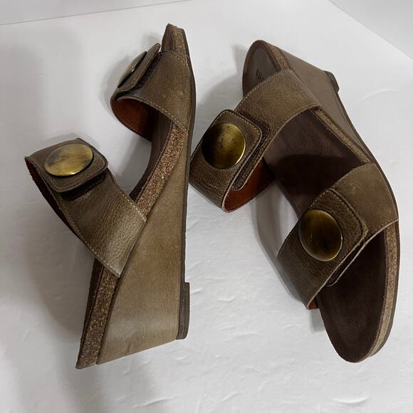 Taos Carousel Wedge Sandal in Tan Leather Size 42 EU - Picture 7 of 15